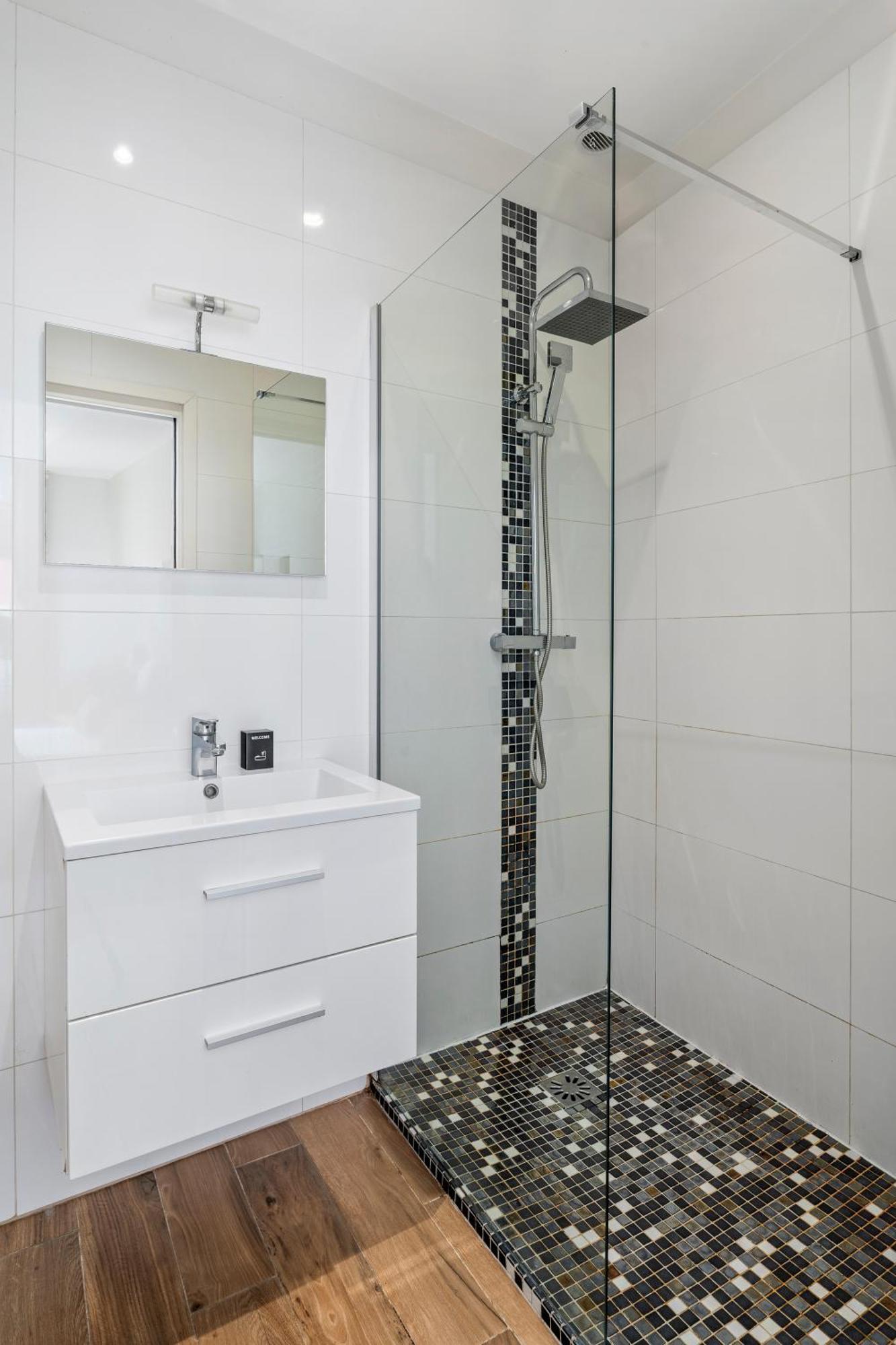 Renting - Rossetti - Modern Haven Heart Of Old Apartment Nizza